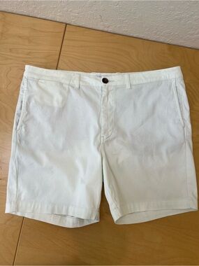 Men's Flat Front Chino Shorts in White